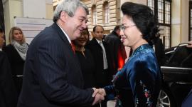 Paní Nguyen Thi Kim Ngan, předsedkyně vietnamského parlamentu při setkání s Vojtěchem Filipem, předsedou ÚV KSČM
